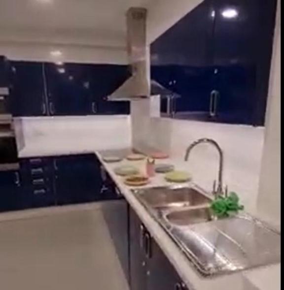 A large, clean kitchen